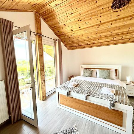 Guest House Rean 베라트 외부 사진