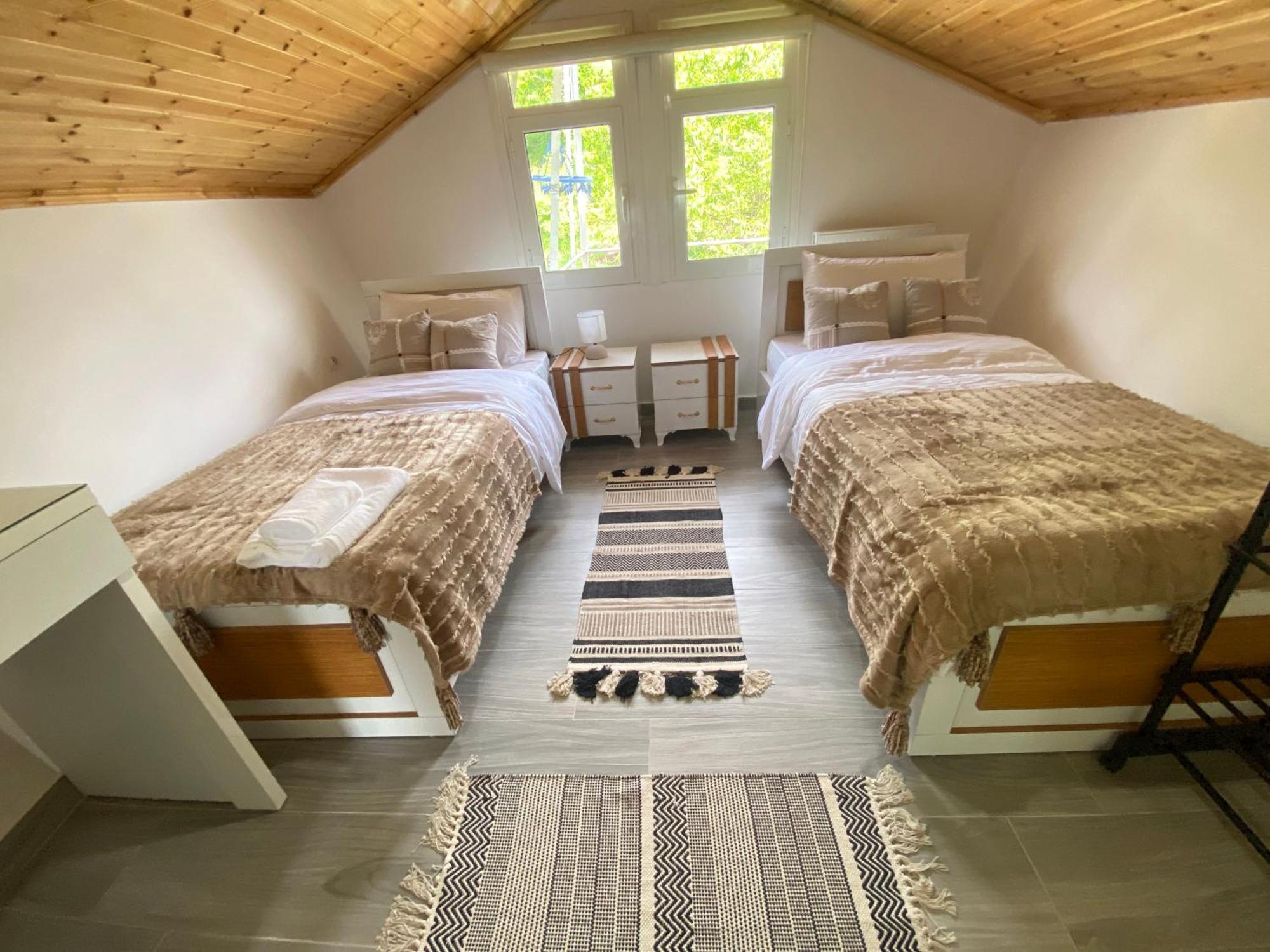 Guest House Rean 베라트 외부 사진