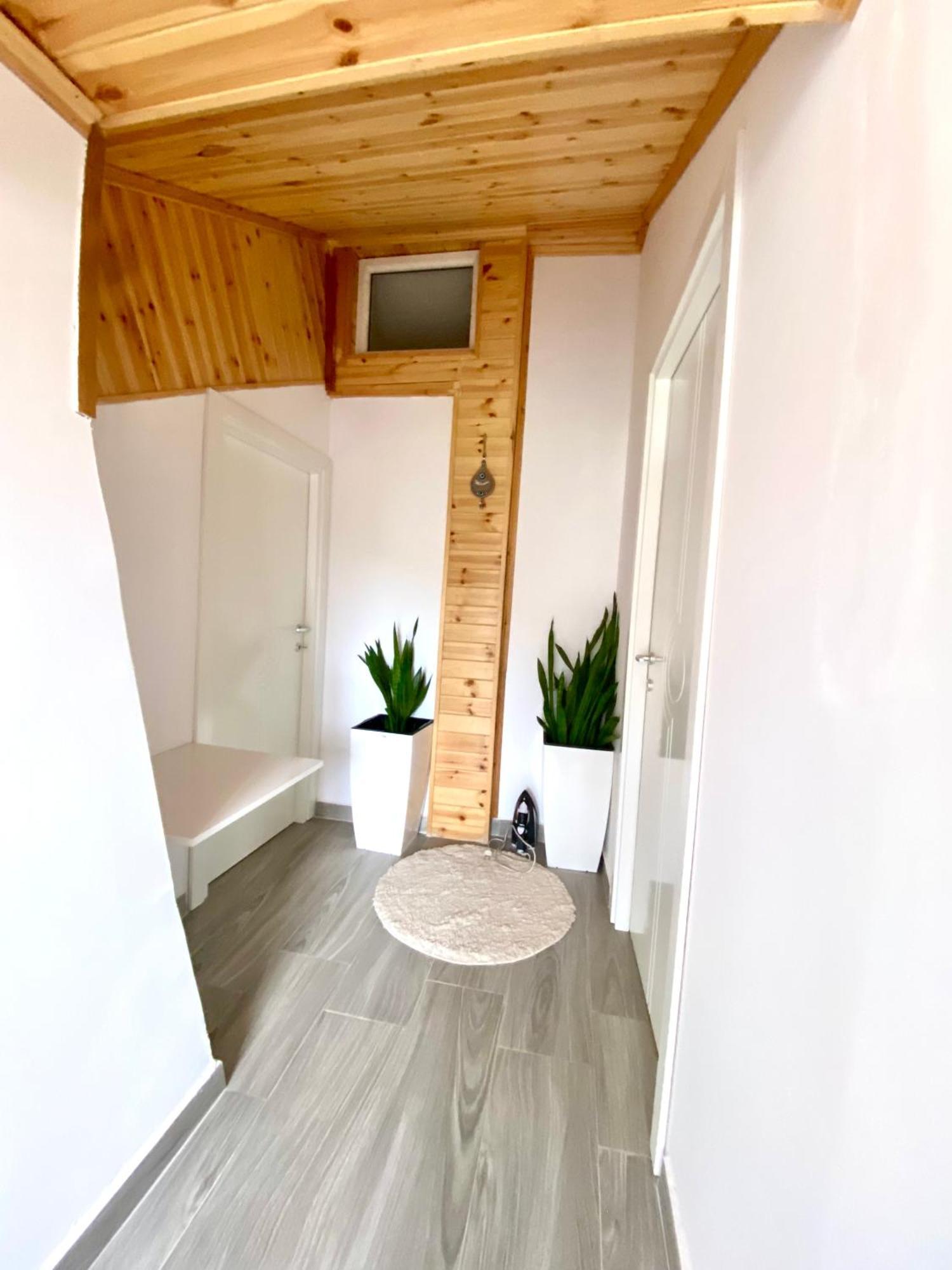 Guest House Rean 베라트 외부 사진